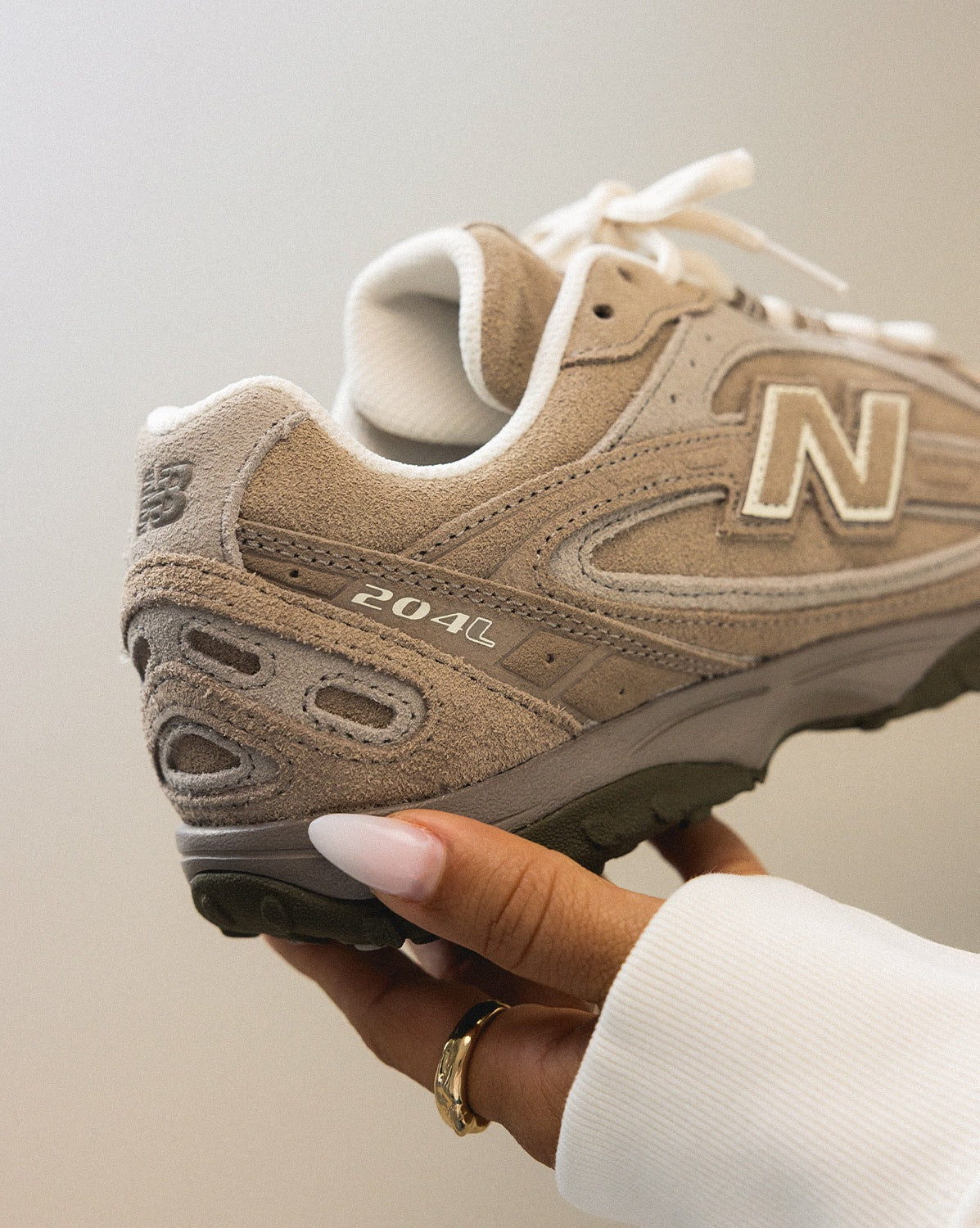 Is de New Balance 2004L Mushroom Arid Stone de meest exclusieve sneaker van dit moment?