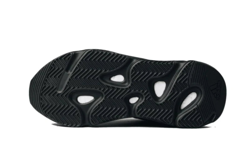 Adidas Yeezy 700 MNVN Triple Black-FV4440-schoenen JHypes