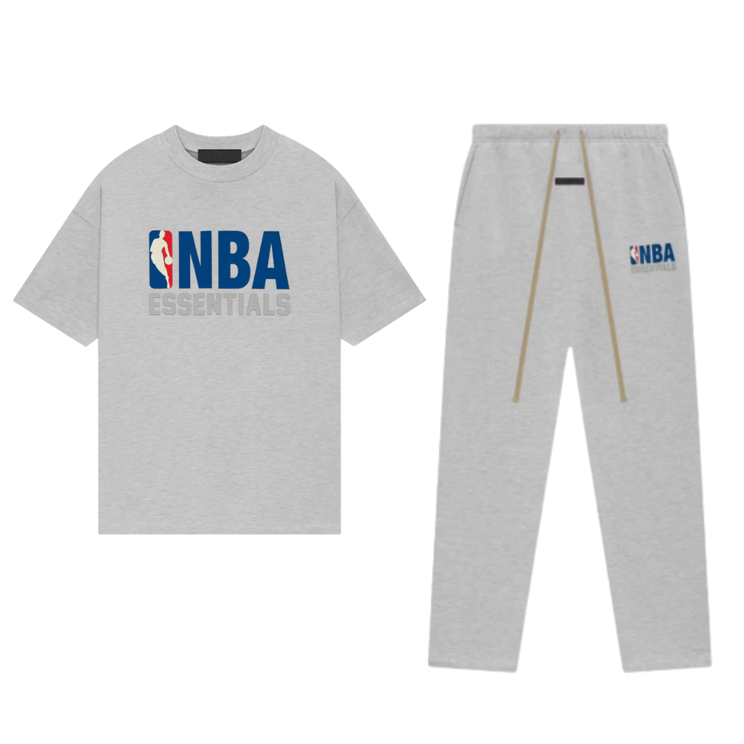 Fear of God Essentials NBA Light Heather T-Shirt + Lange Broek