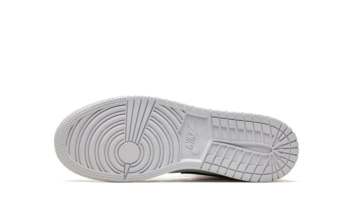 Jordan 1 mid Barely Grape-DQ8423-501-schoenen JHypes