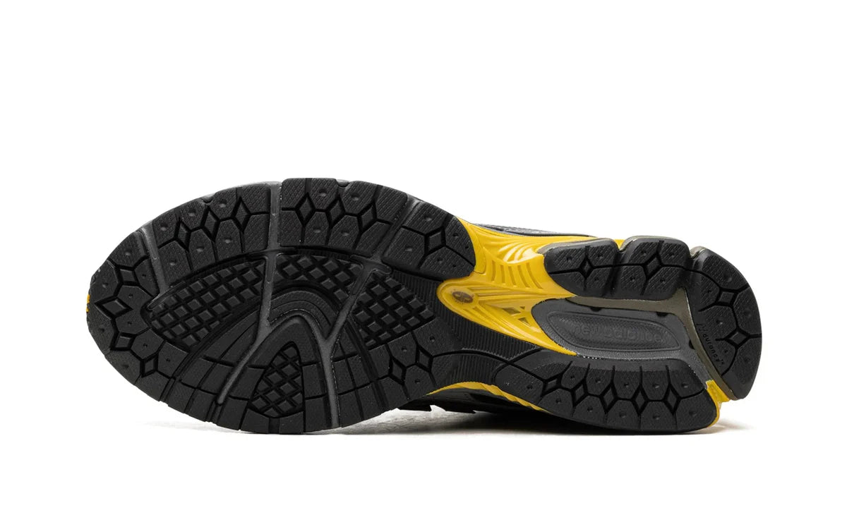 New Balance 1906N Castlerock Black Yellow-M1906NA-schoenen JHypes