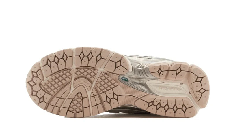 New Balance 1906R Silver Metallic Cream-M1906REE-schoenen JHypes