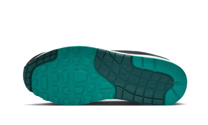 Nike Air Max 1 Liverpool Lebron James-FB8914-100-sneakers JHypes