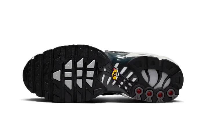 Nike Air Max Plus SE Greyscale Cool Grey-DZ2655-001-sneakers JHypes