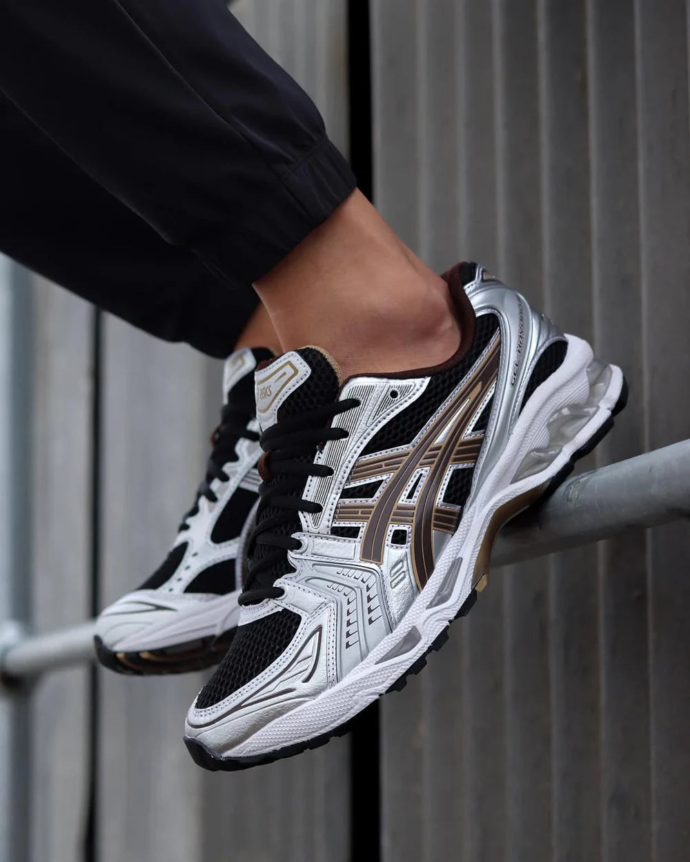 ASICS Gel-Kayano 14 zilver bruin