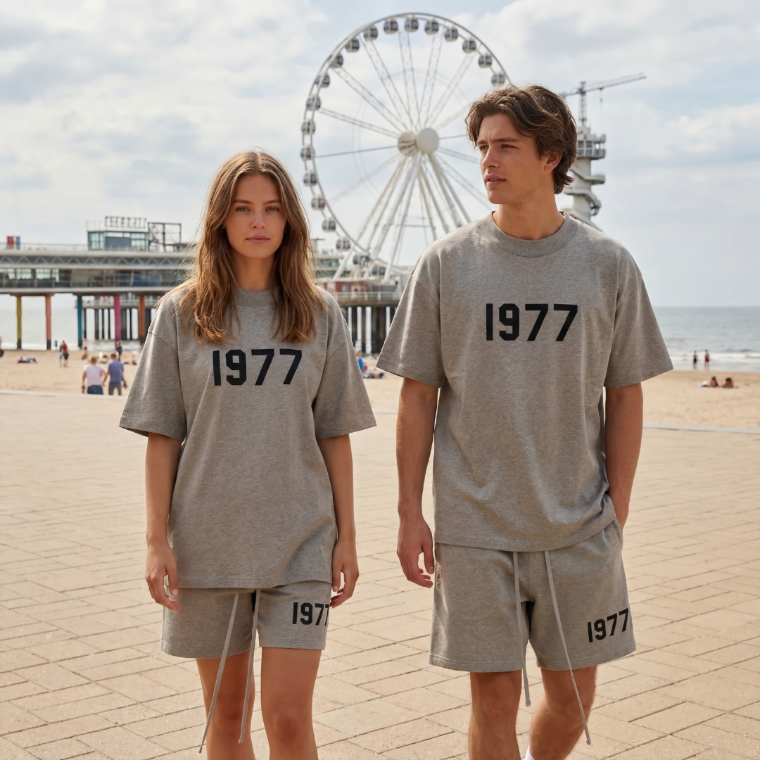 essentials grijs 1977