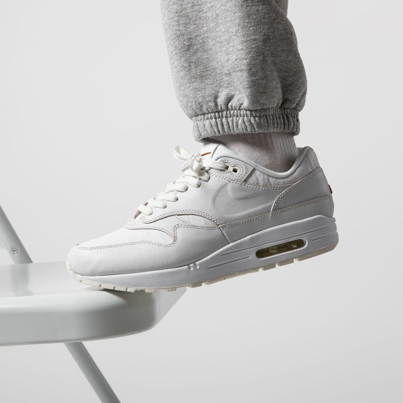 Air Max 1 Yours (W)-DC9204-100-schoenen JHype