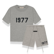 Fear of God Essentials 1977 Dark Oatmeal Sommer-Set