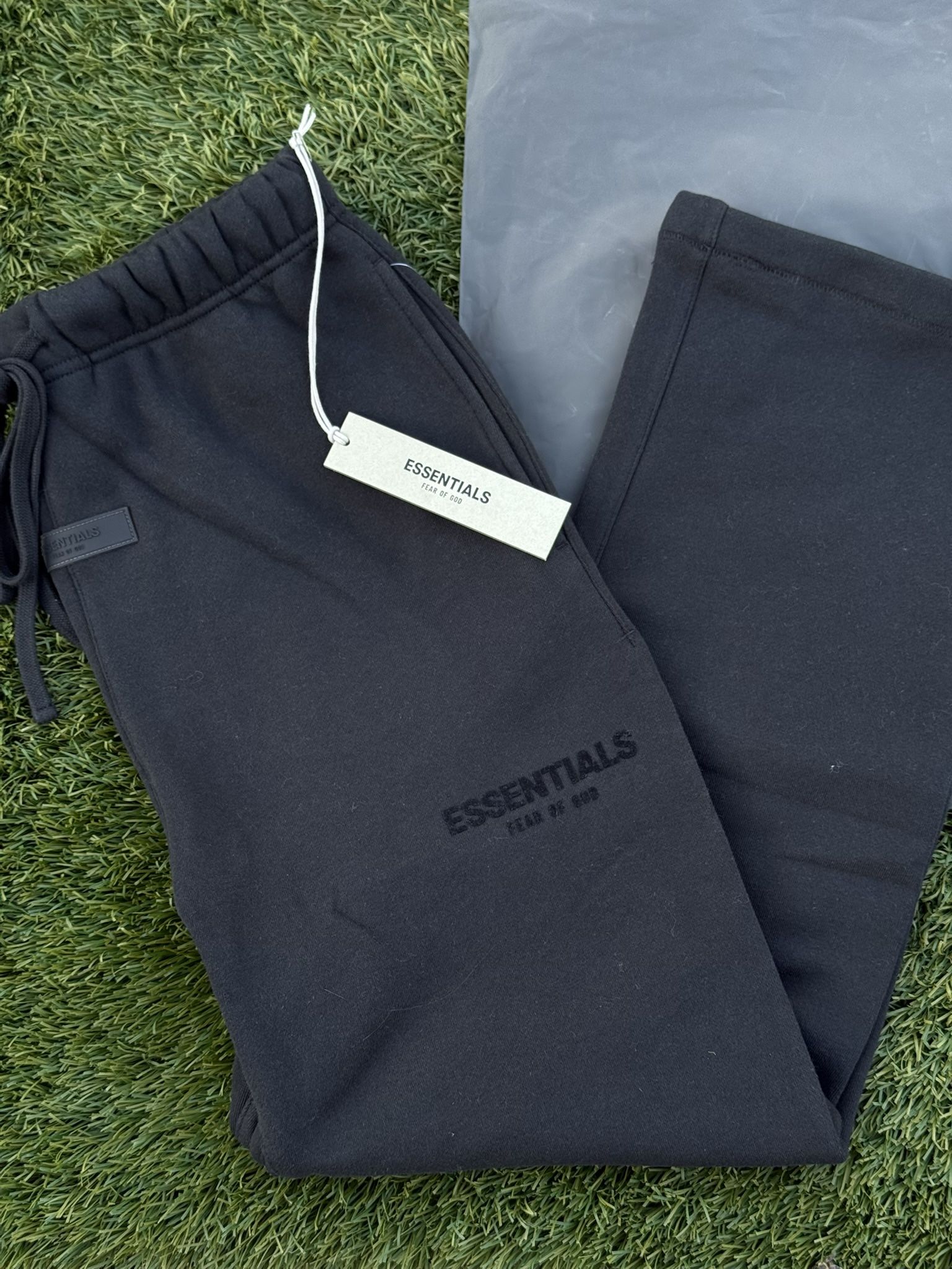 Essentialslimoblacksweatpants