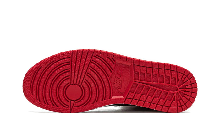 Jordan 1 High Patent Bred-555088-063-schoenen JHype