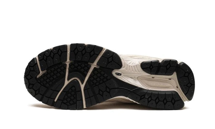 New Balance 2002R Light Bone Aluminium-ML2002RE-schoenen JHypes
