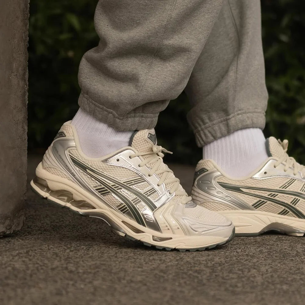ASICS Gel-Kayano 14 Birch Dark Pewter
dames